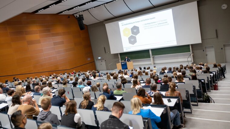 Friedrich Schiller Universität Jena, Hörsaal am Campus Ernst Abbe Platz
