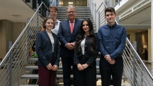 Mitarbeiterinnen und Mitarbeiter des Lehrstuhls Brenner