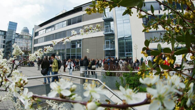 Campus Carl-Zeiß-Straße