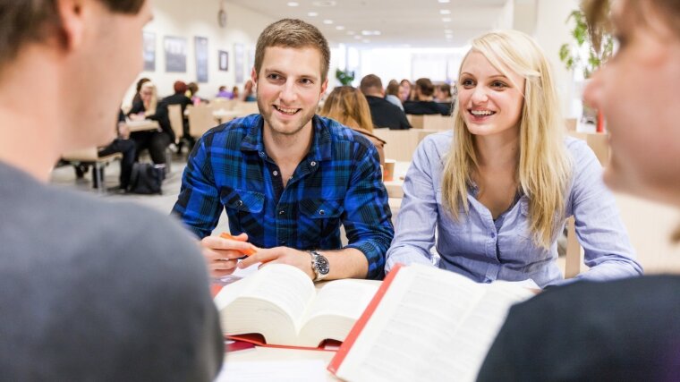 In der Cafeteria